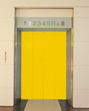 【イオンモール高知】モール内広告 エレベーター