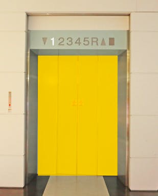 【イオンモール高知】モール内広告 エレベーター