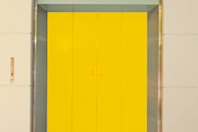 【イオンモール高知】モール内広告 エレベーター