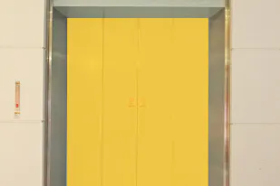 【イオンモール高知】モール内広告 エレベーター