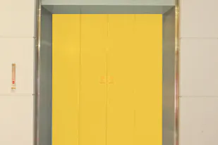 【イオンモール高知】モール内広告 エレベーター