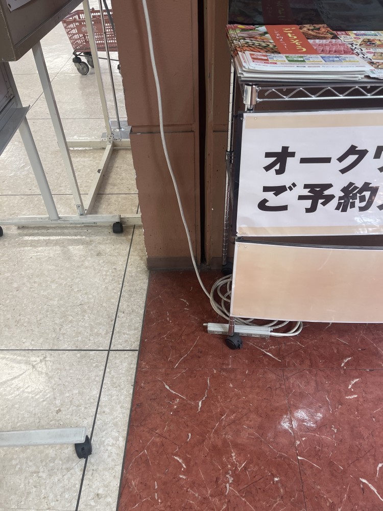 【オークワ箕島】プロモーションに最適な1階エスカレーター前スペース