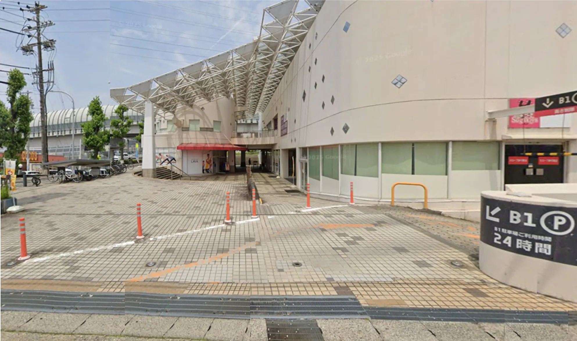 【西友 鳴海店】1F店舗外(軒先入口横) キッチンカーやたこやき・たいやき・団子・焼き鳥・クレープ など販売におすすめな屋外催事イベントスペース