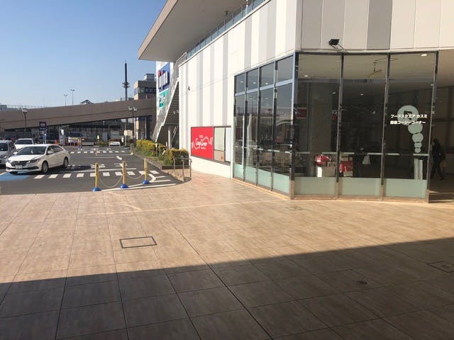 【フレスポ八潮】プロモーションに適した駐車場側にあるイベントスペース