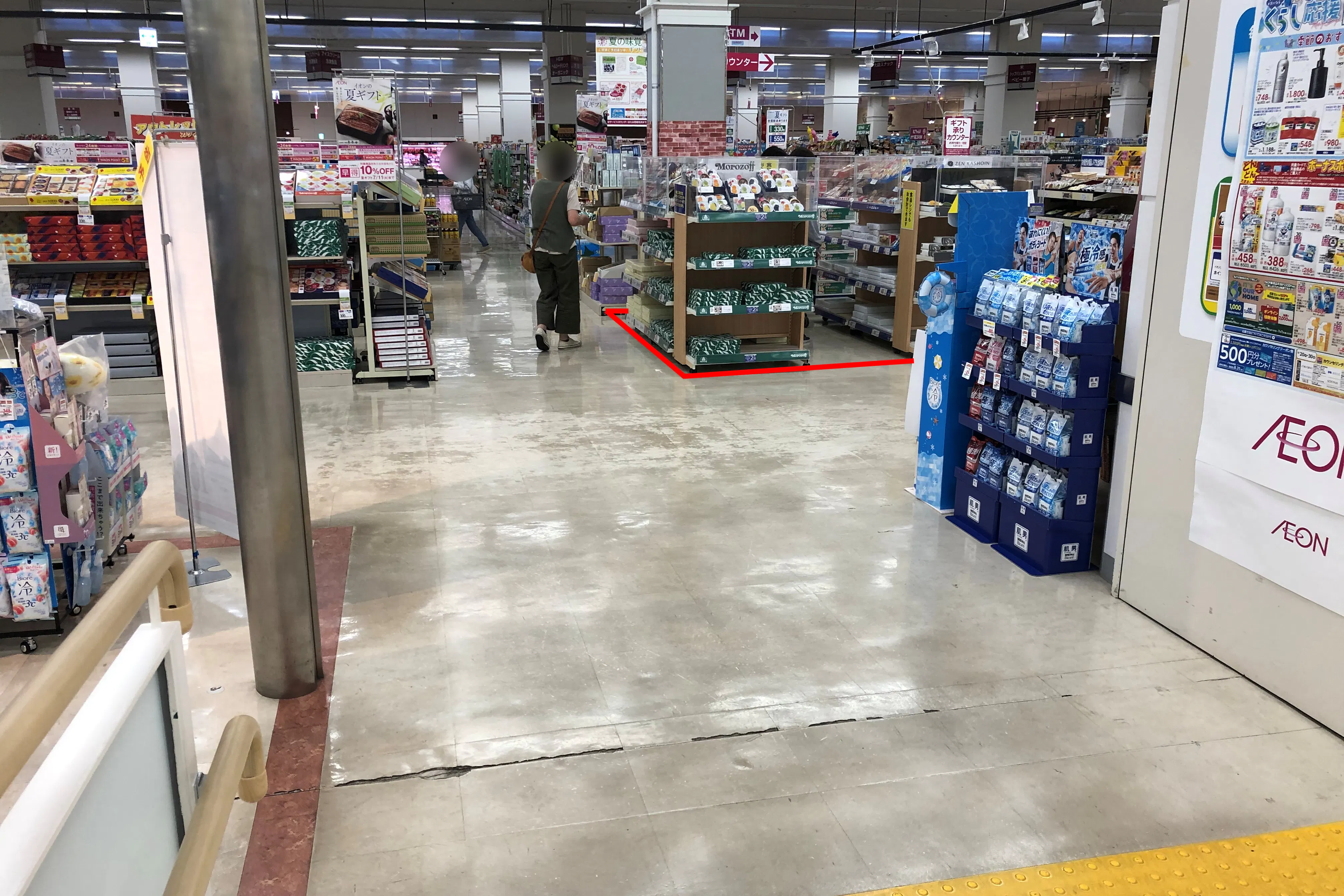 【イオンつがる柏店】プロモーションイベントや各種物販に最適な人通りの多い1階食品売り場前のイベントスペース