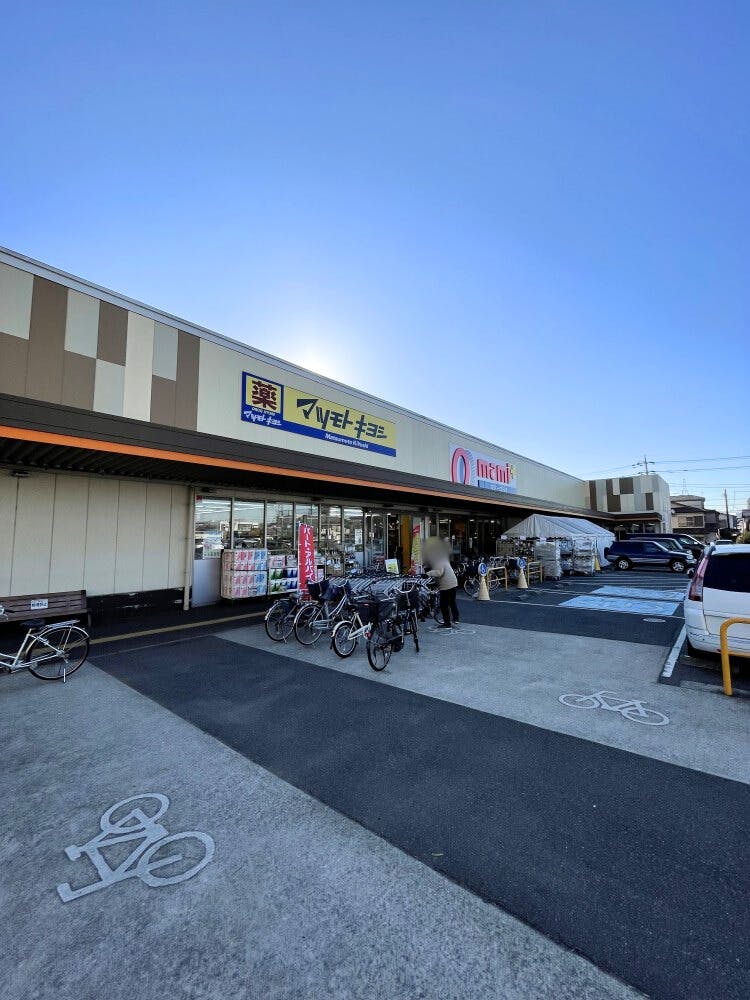 【マミープラス西平井】プロモーションに利用可能な1階軒下自販機左側の壁際スペース