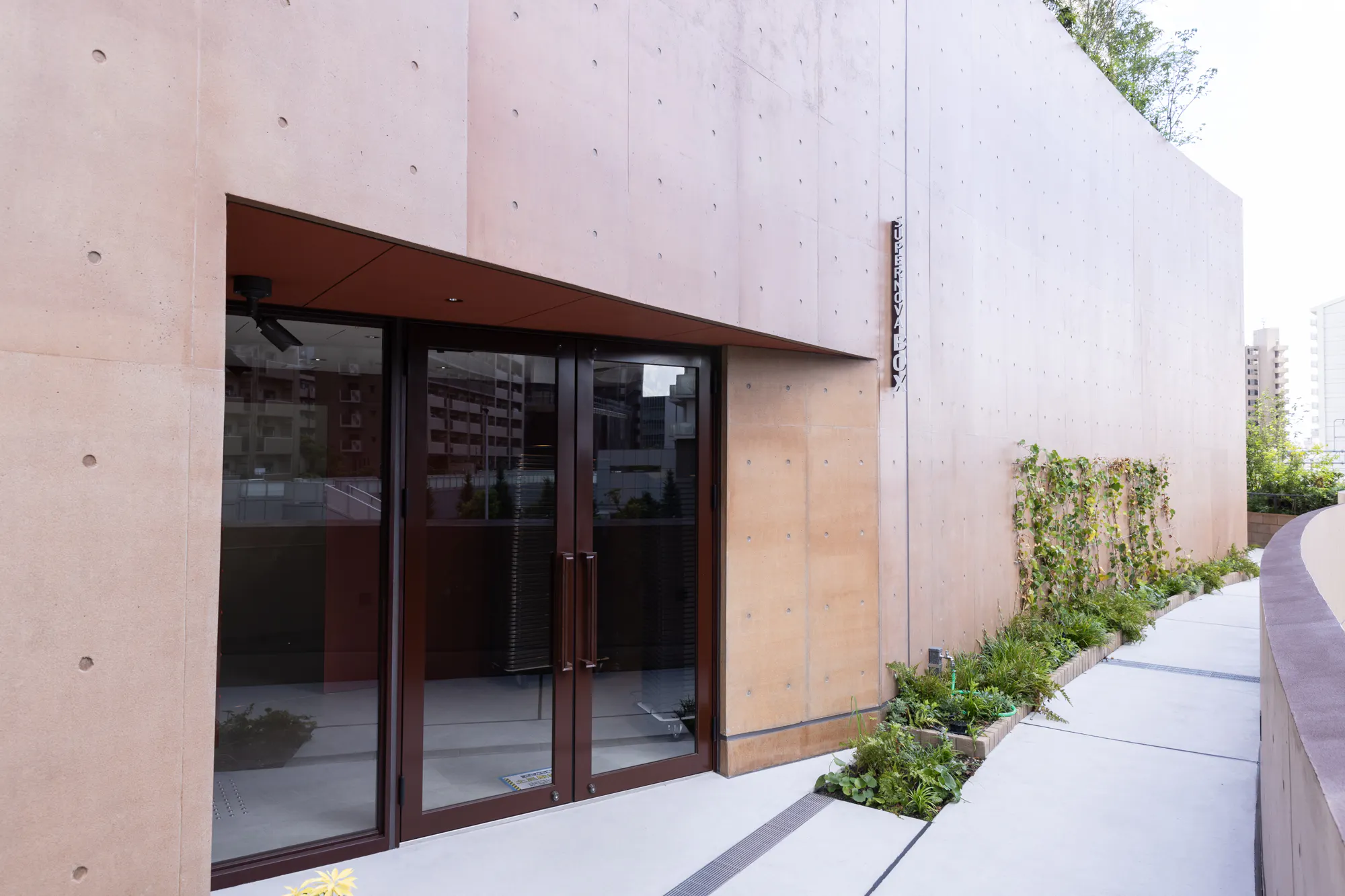 【川崎駅5分】展示会、撮影、音楽イベントなど様々な用途で利用できる什器豊富なイベントスペース