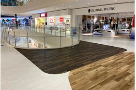 【イオンモール白山】2階西側吹抜け