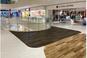 【イオンモール白山】2階西側吹抜け