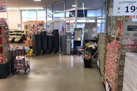 【西友 三本柳店】店内入口付近 プロモーション用途や物販、食物販のポップアップストアに最適なスーパー店内催事イベントスペース