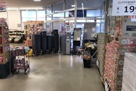 【西友 三本柳店】店内入口付近 プロモーション用途や物販、食物販のポップアップストアに最適なスーパー店内催事イベントスペース