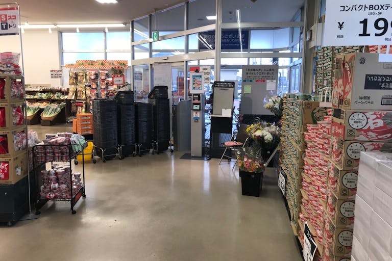 【西友 三本柳店】店内入口付近 プロモーション用途や物販、食物販のポップアップストアに最適なスーパー店内催事イベントスペースの画像5