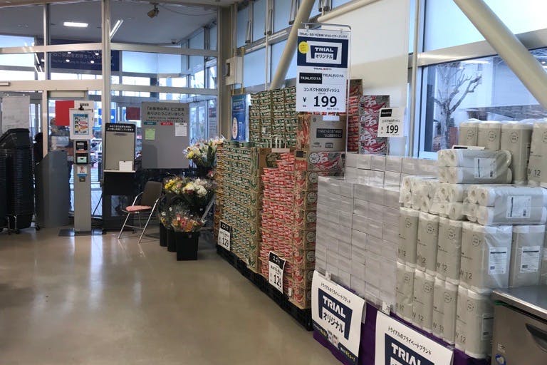 【西友 三本柳店】店内入口付近 プロモーション用途や物販、食物販のポップアップストアに最適なスーパー店内催事イベントスペースの画像3