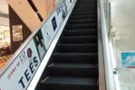 【イオンモール川口前川】モール内広告 エスカレーター側面ガラス
