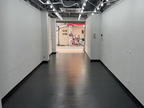 【学芸大学駅1分】ポップアップストアやプロモーションに最適な昔ながらのお店が多い「東口商店街」に面した貸店舗スペース①