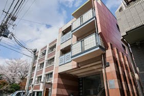 【神泉駅1分】撮影に適した白を基調とした自然光が入る撮影スタジオ兼レンタルスペース