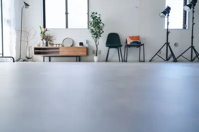 【神泉駅1分】撮影に適した白を基調とした自然光が入る撮影スタジオ兼レンタルスペース