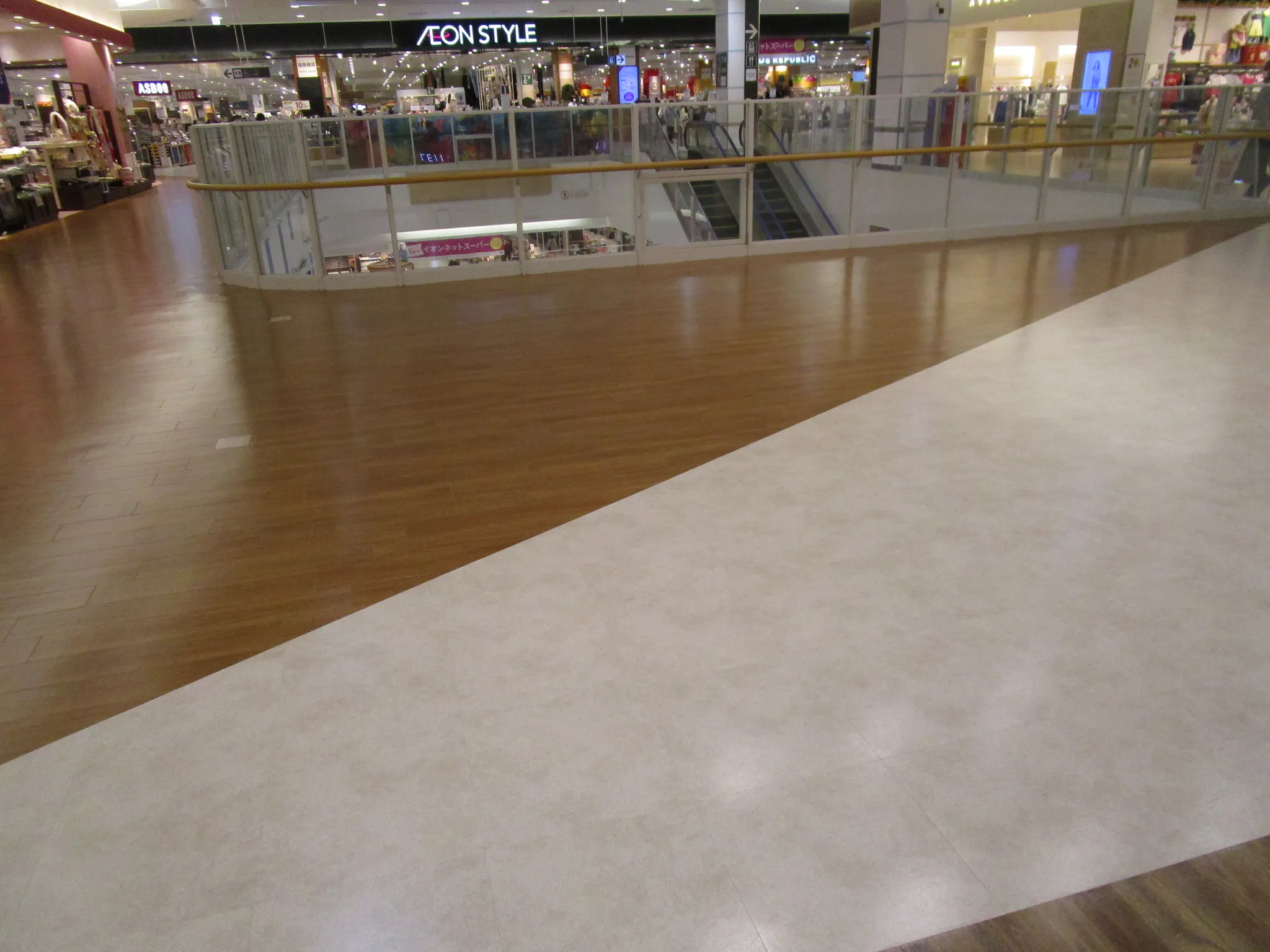 【イオンモールかほく】各種プロモーションや物販、食物販のポップアップストアに最適な2F ブリーズ前の催事イベントスペース