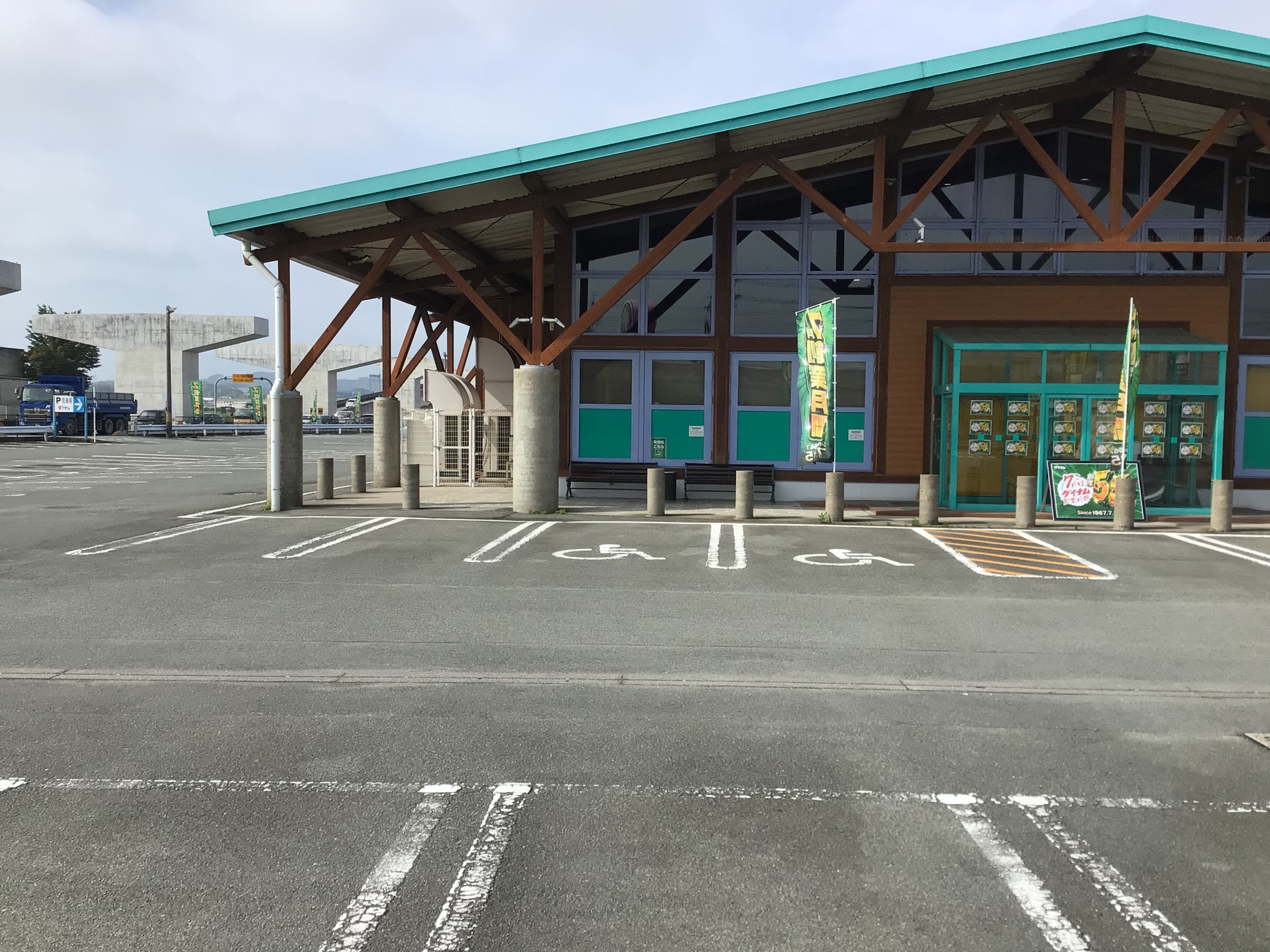 【ダイナム松阪店】キッチンカー出店やプロモーションイベントに最適なアミューズメント施設の駐車場スペースの画像6