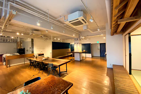 【福島駅6分】大阪駅からも徒歩9分圏内、梅田エリアにほど近いポップアップストアや会議、ワークショップ会場にも利用可能な宿泊施設内イベントスペース