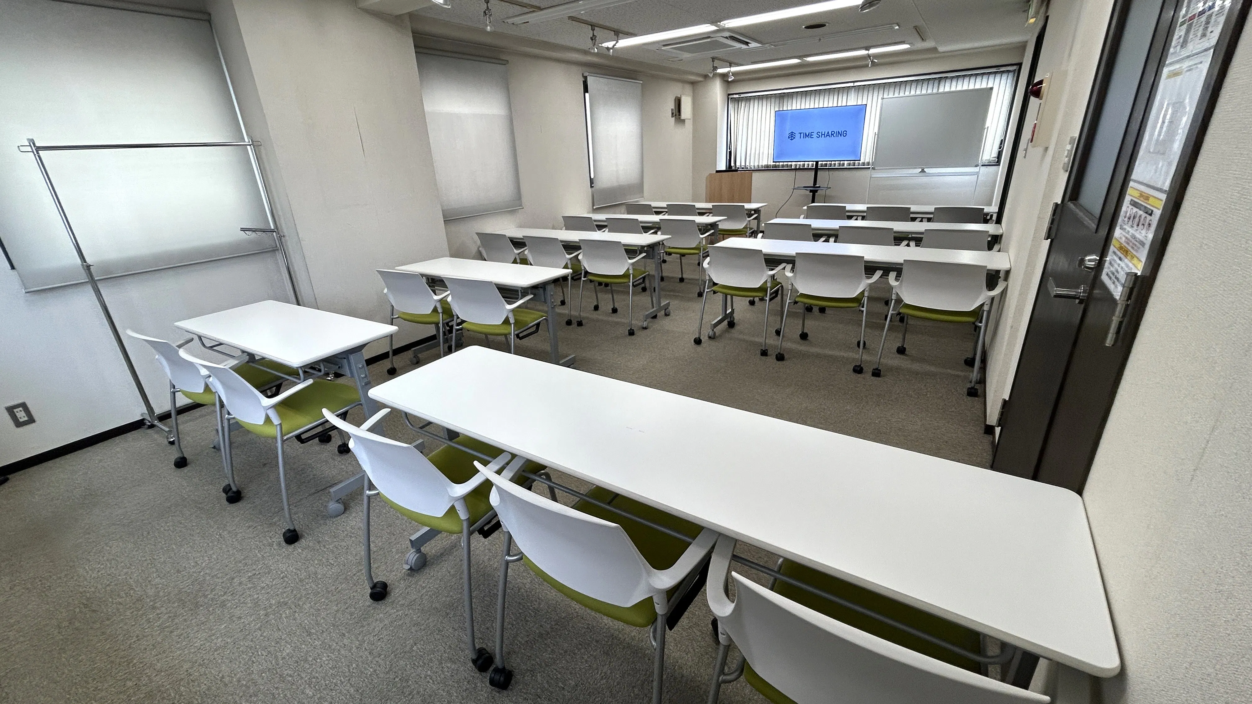 【TIME SHARING 田原町 USUI ANNEX｜田原町駅5分】25名着席で学びと交流に使える7階イベントスペース