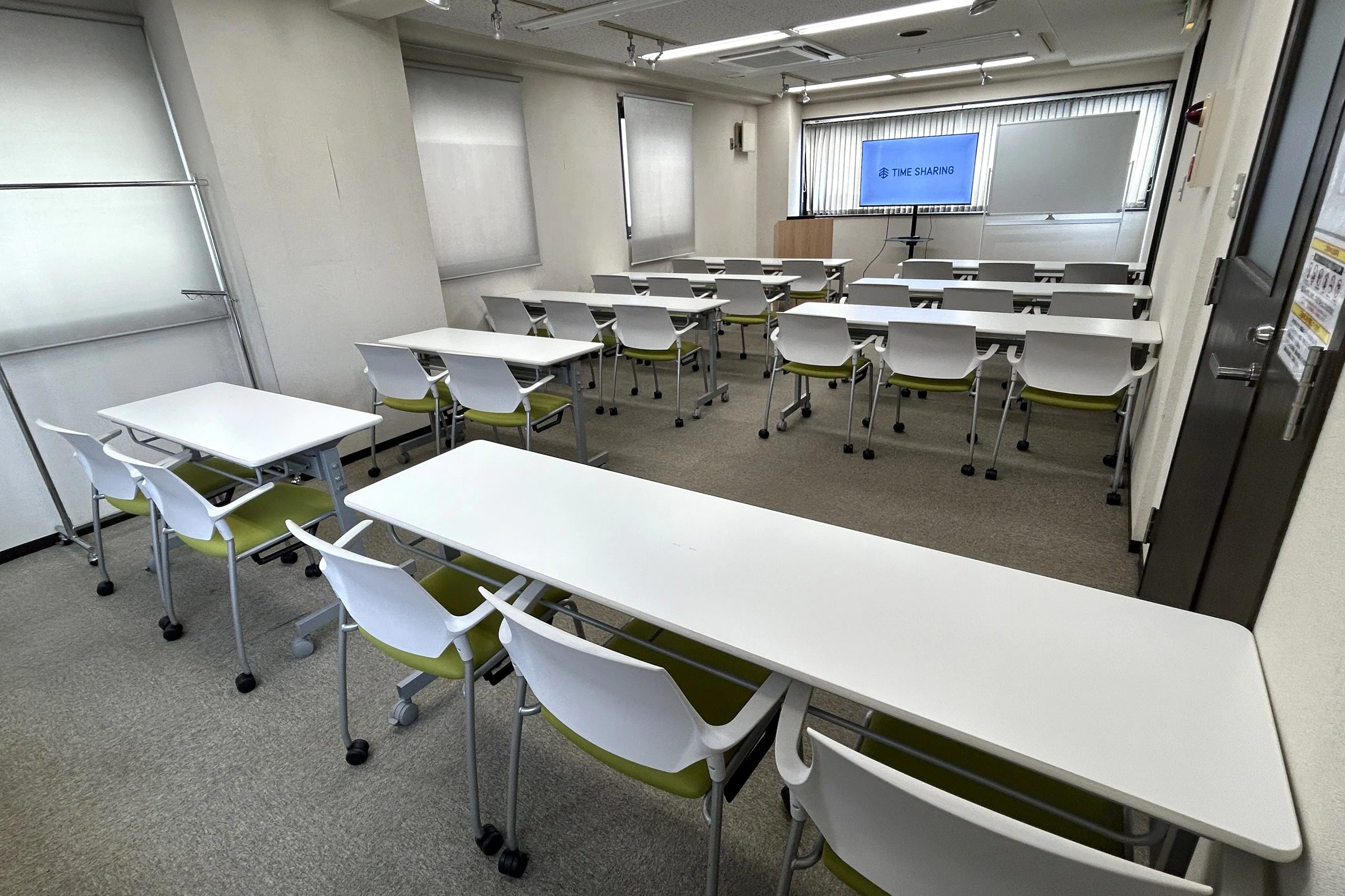 【TIME SHARING 田原町 USUI ANNEX|田原町駅5分】25名着席で学びと交流に使える7階イベントスペース