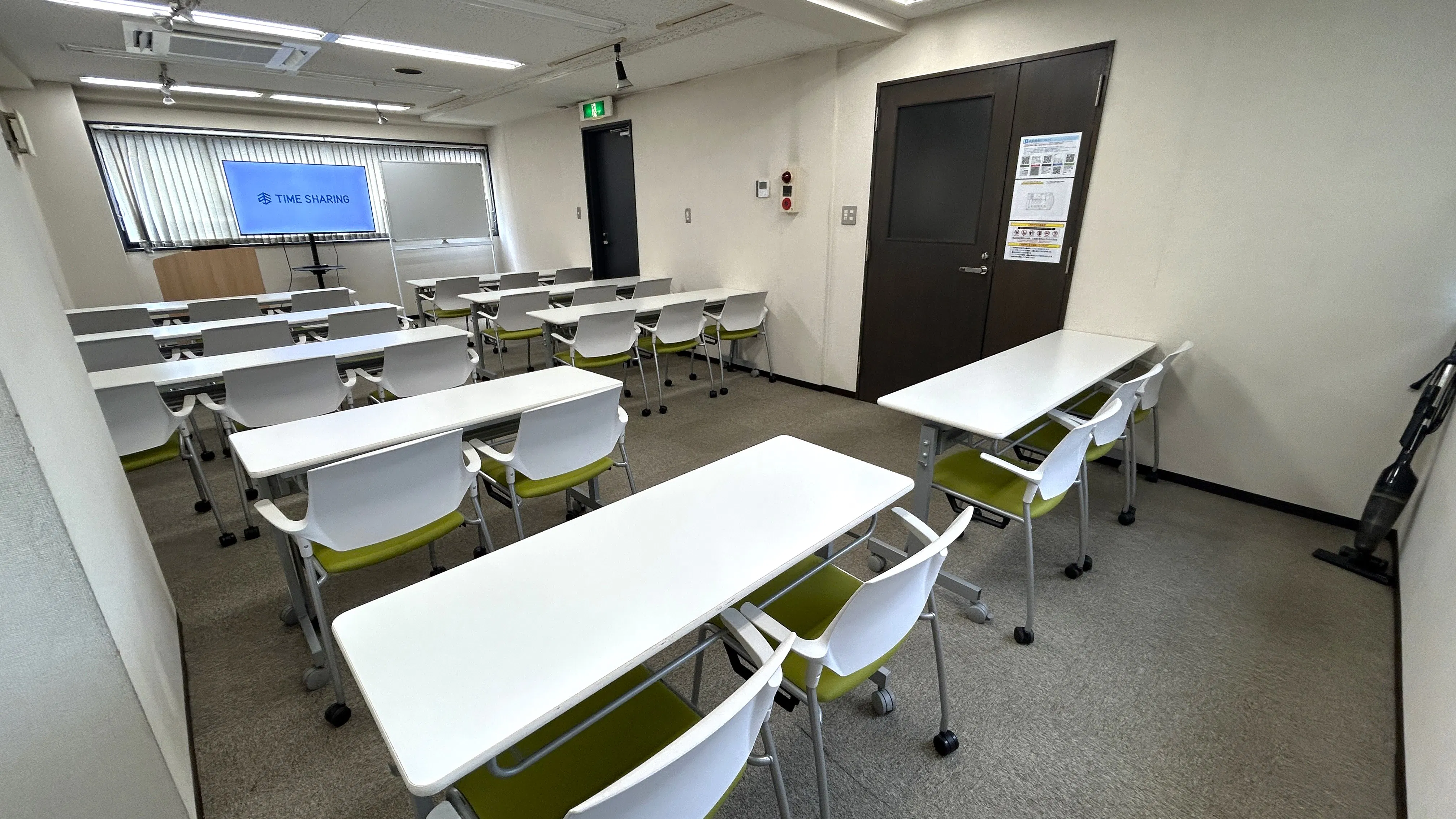 【TIME SHARING 田原町 USUI ANNEX｜田原町駅5分】25名着席で学びと交流に使える7階イベントスペース