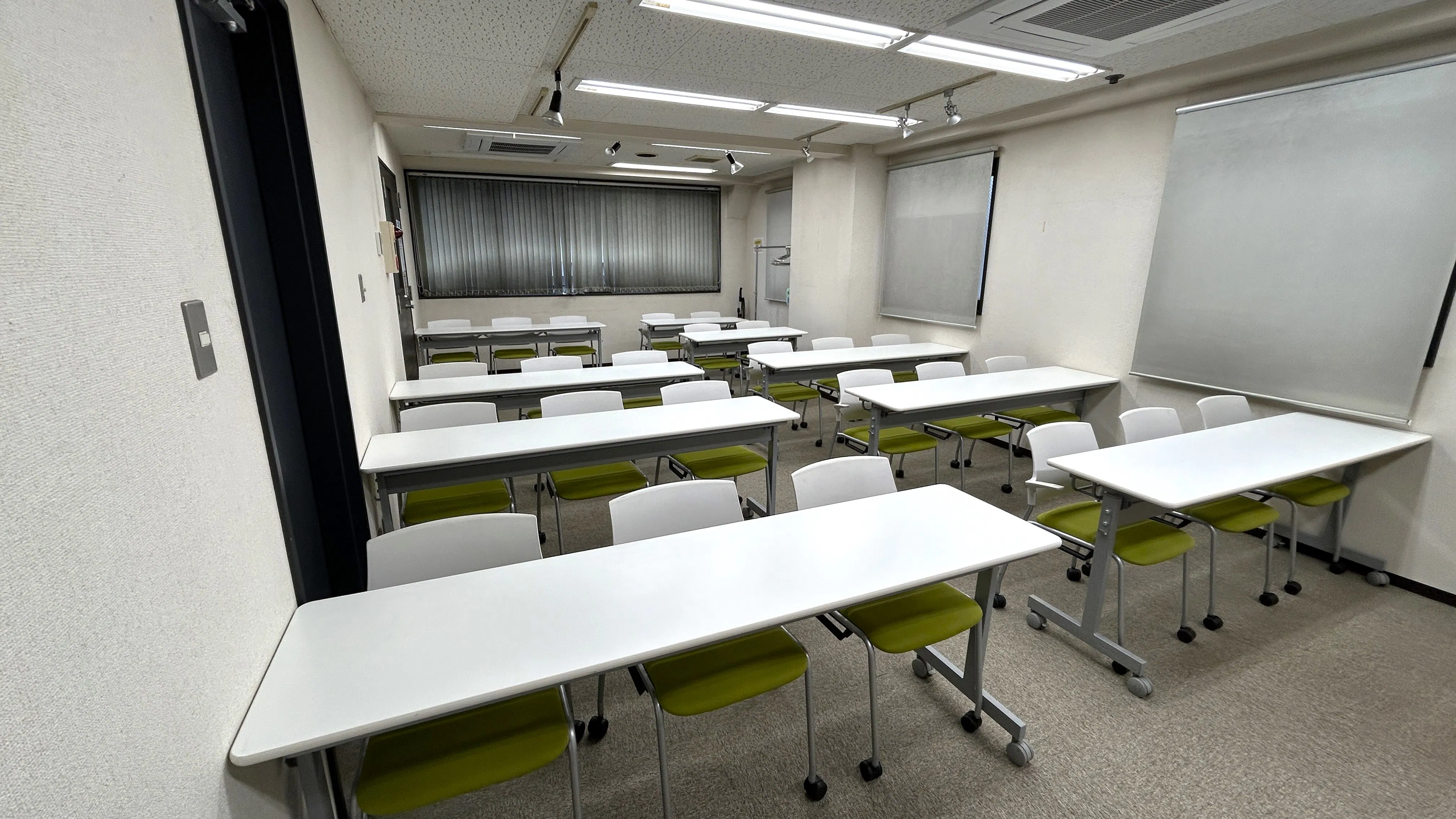 【TIME SHARING 田原町 USUI ANNEX｜田原町駅5分】25名着席で学びと交流に使える7階イベントスペース