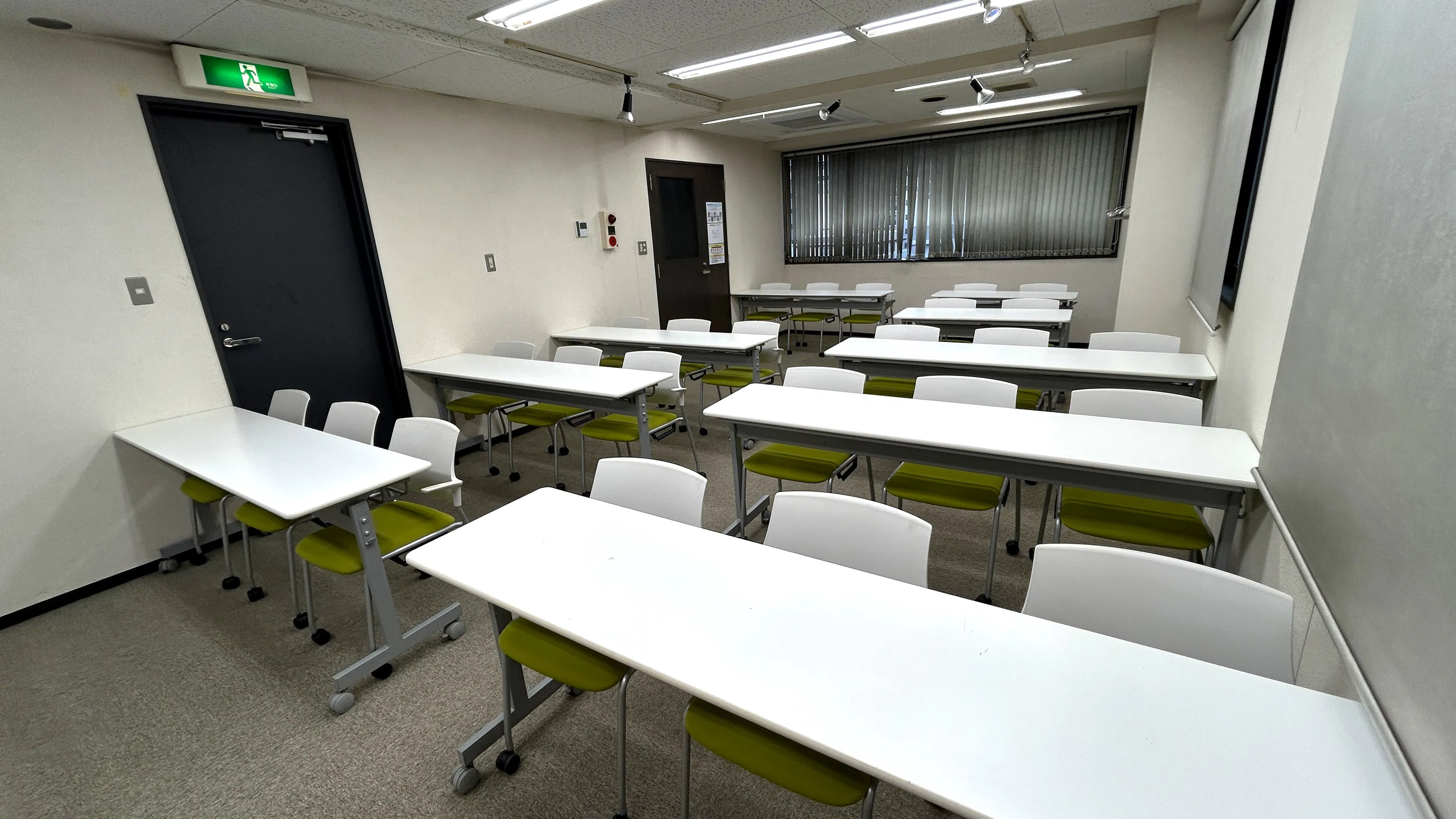 【TIME SHARING 田原町 USUI ANNEX｜田原町駅5分】25名着席で学びと交流に使える7階イベントスペース