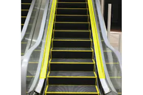 【イオンモール上尾】モール内広告 エスカレーター(左右足元部分)(3-C)