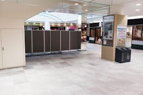 【イオンモール下田】クリスタルスペース