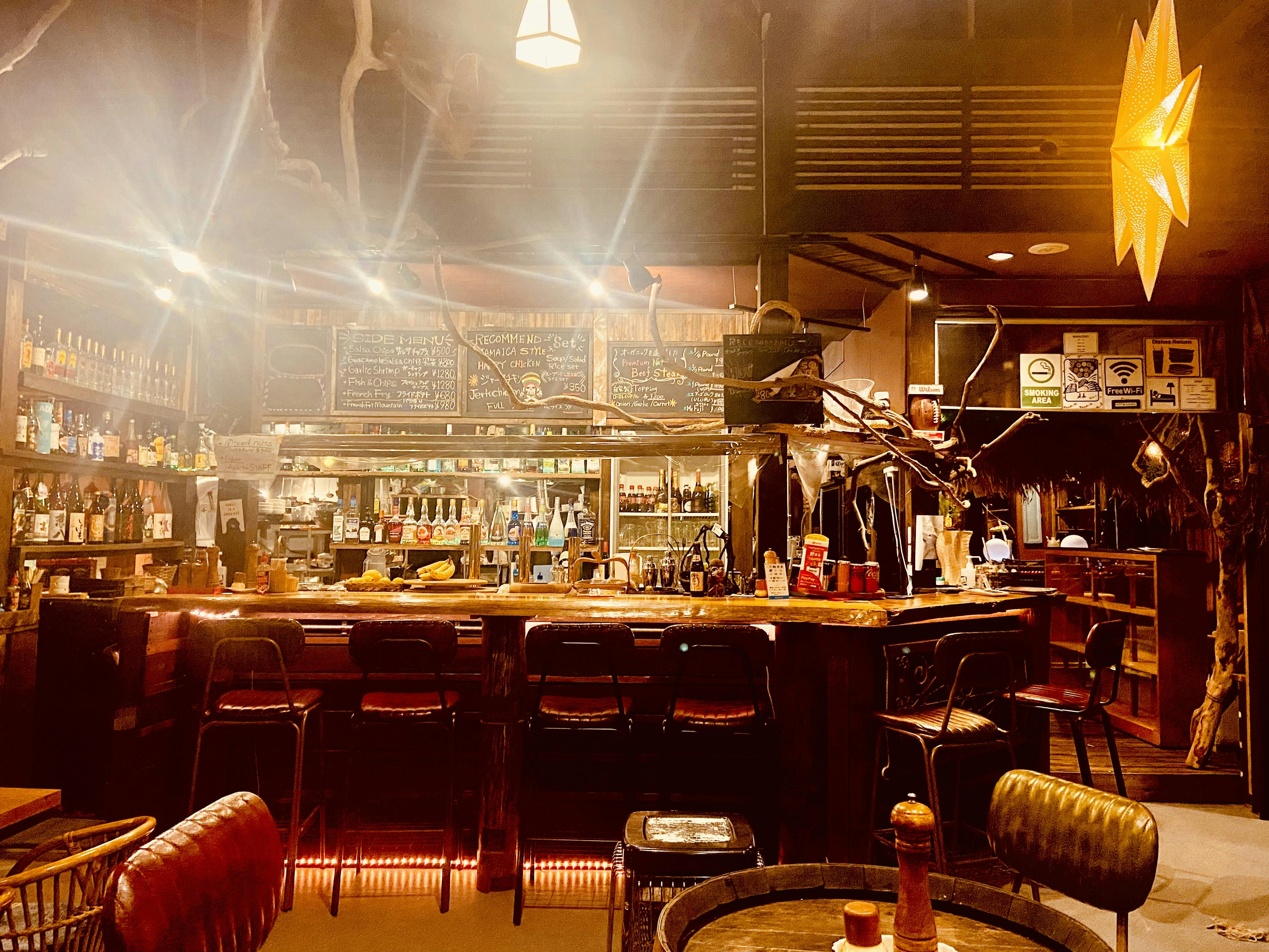 ハイチェアのナチュラルウッデンなバースペース