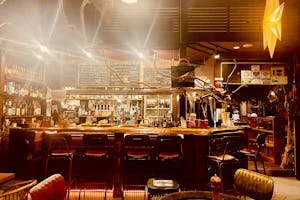 【千葉県一宮町】ポップアップストアやカフェ等の間借り出店、撮影やイベント実施に最適なおしゃれな飾り木が特徴的な一宮ビーチすぐ近くのレストランバースペース