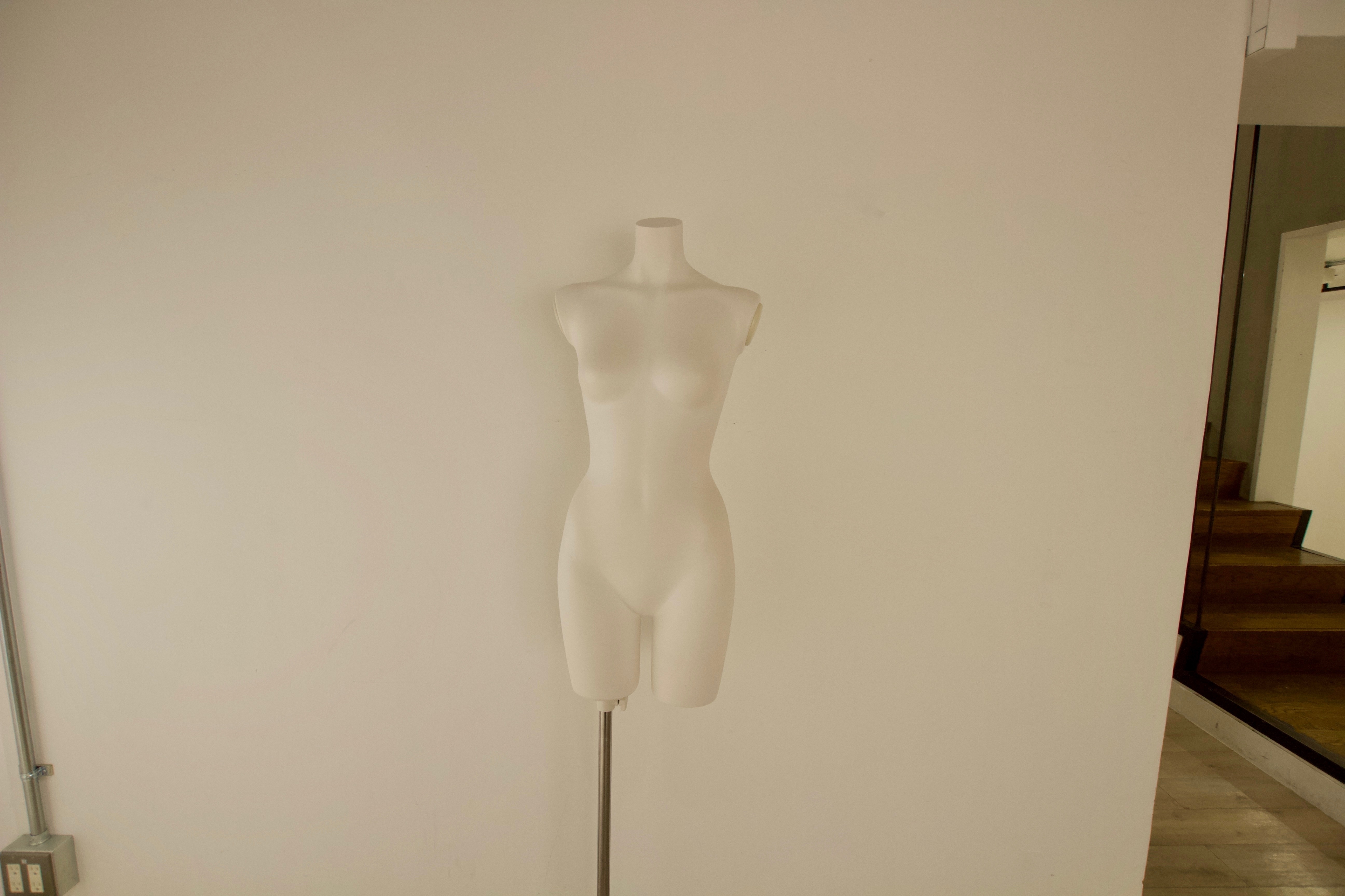 【表参道駅5分】アパレルの展示会やポップアップストアに適した2つの空間のあるスペース(2F)