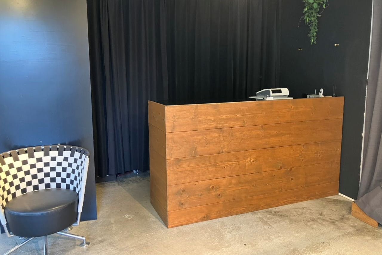 【四ツ橋駅4分】複数駅からアクセス可能！新町エリアにある展示会やポップアップストアに最適な白壁の路面イベントスペース