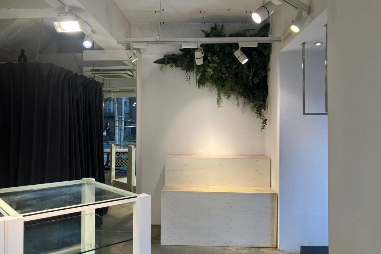 【四ツ橋駅4分】複数駅からアクセス可能!新町エリアにある展示会やポップアップストアに最適な白壁の路面イベントスペース