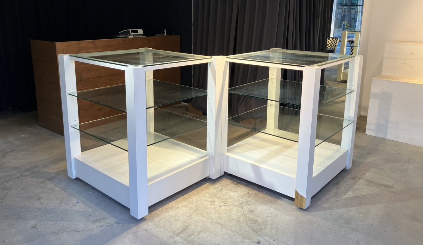 【四ツ橋駅4分】複数駅からアクセス可能！新町エリアにある展示会やポップアップストアに最適な白壁の路面イベントスペース