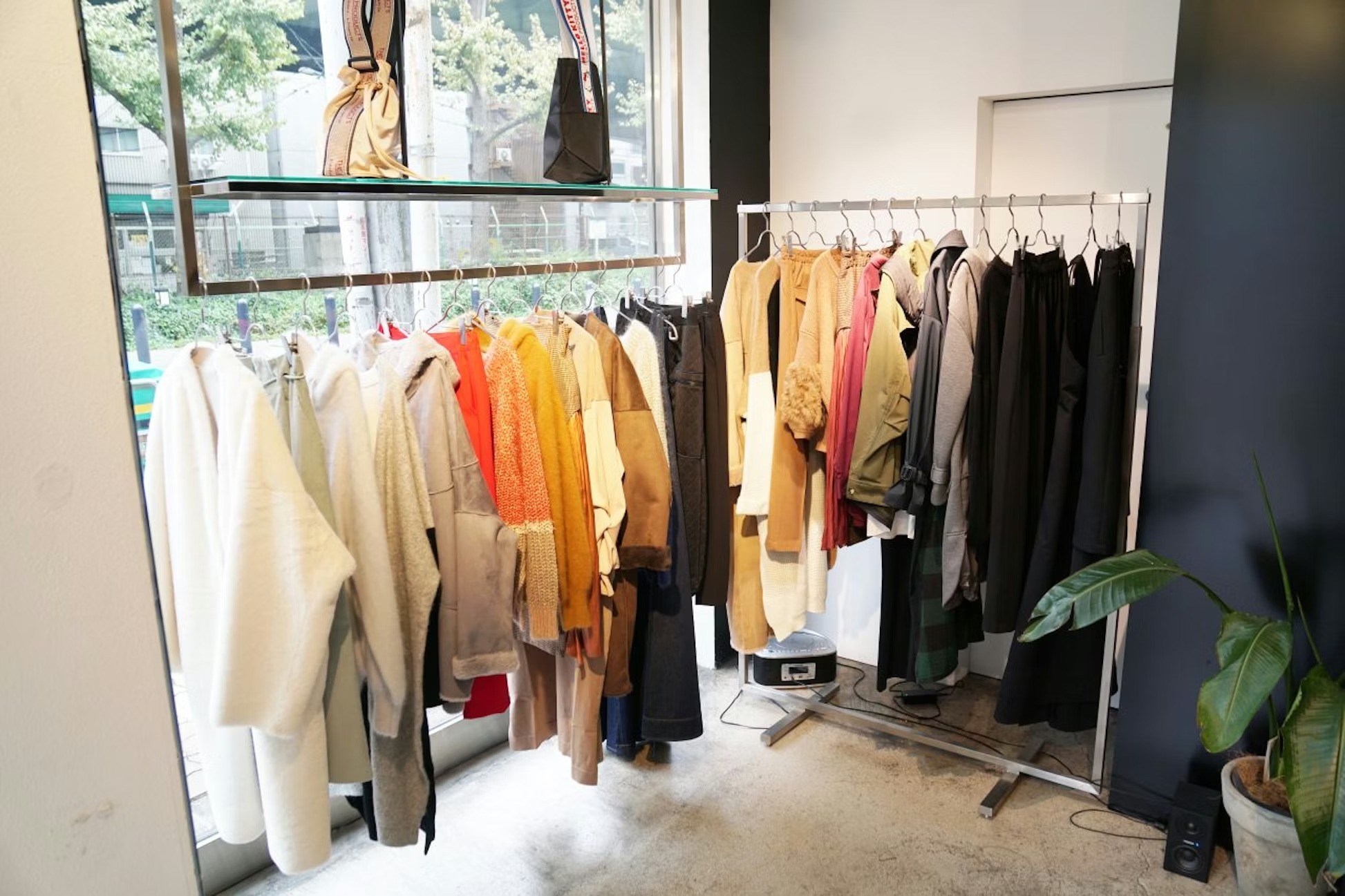 【四ツ橋駅4分】複数駅からアクセス可能！新町エリアにある展示会やポップアップストアに最適な白壁の路面イベントスペース