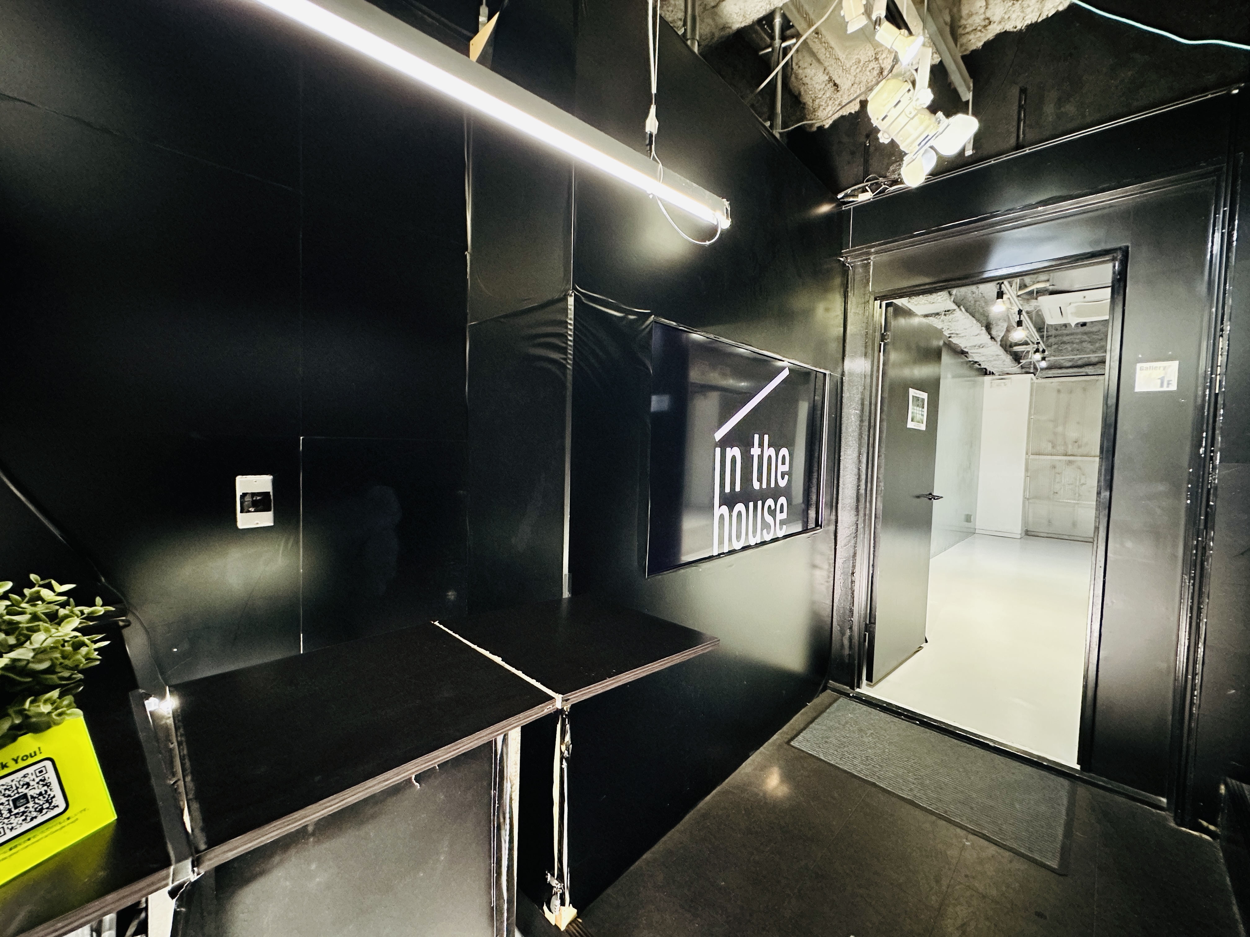 受付(利用可) 1F入り口スペース