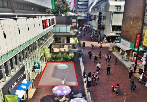 人気の元町通りに面しています