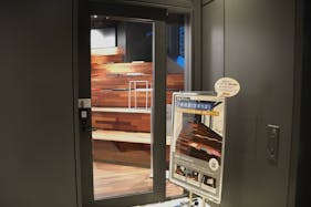 【渋谷アクシュ 階段室(たまりば)/渋谷駅5分】2024年7月にOPENした渋谷アクシュ内の階段型ユニークスペース。PRイベントやポップアップストア・ セミナーなど幅広くご利用いただけます。