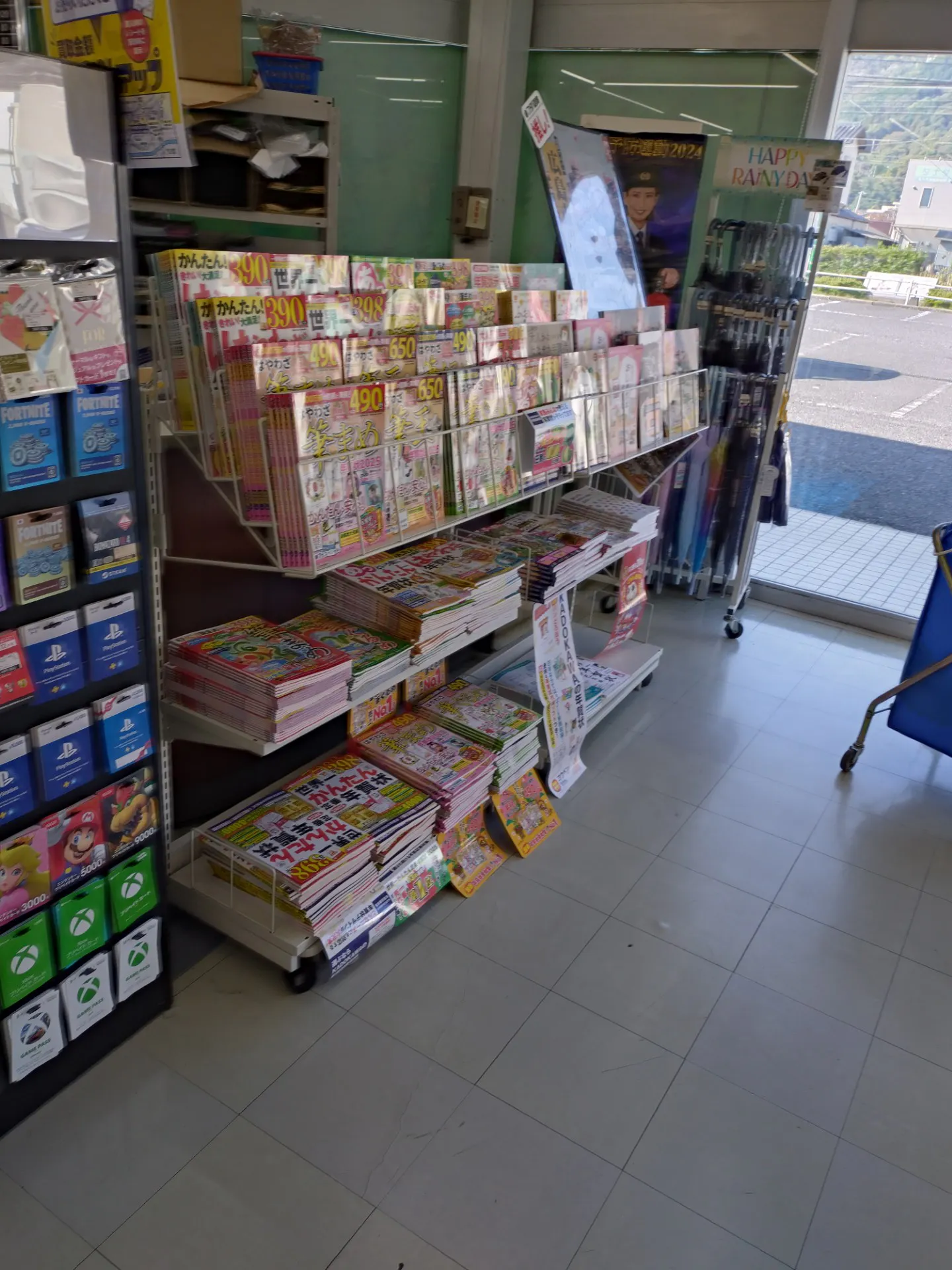 【フタバ図書TSUTAYA 大竹店】プロモーションに最適な店舗入口風除室のイベントスペース