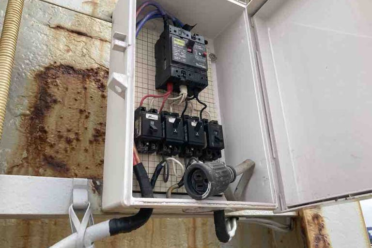 【ダイナム苫小牧店ゆったり館】キッチンカーやプロモーションに最適なアミューズメント施設のイベントスペース(駐車場)の画像3