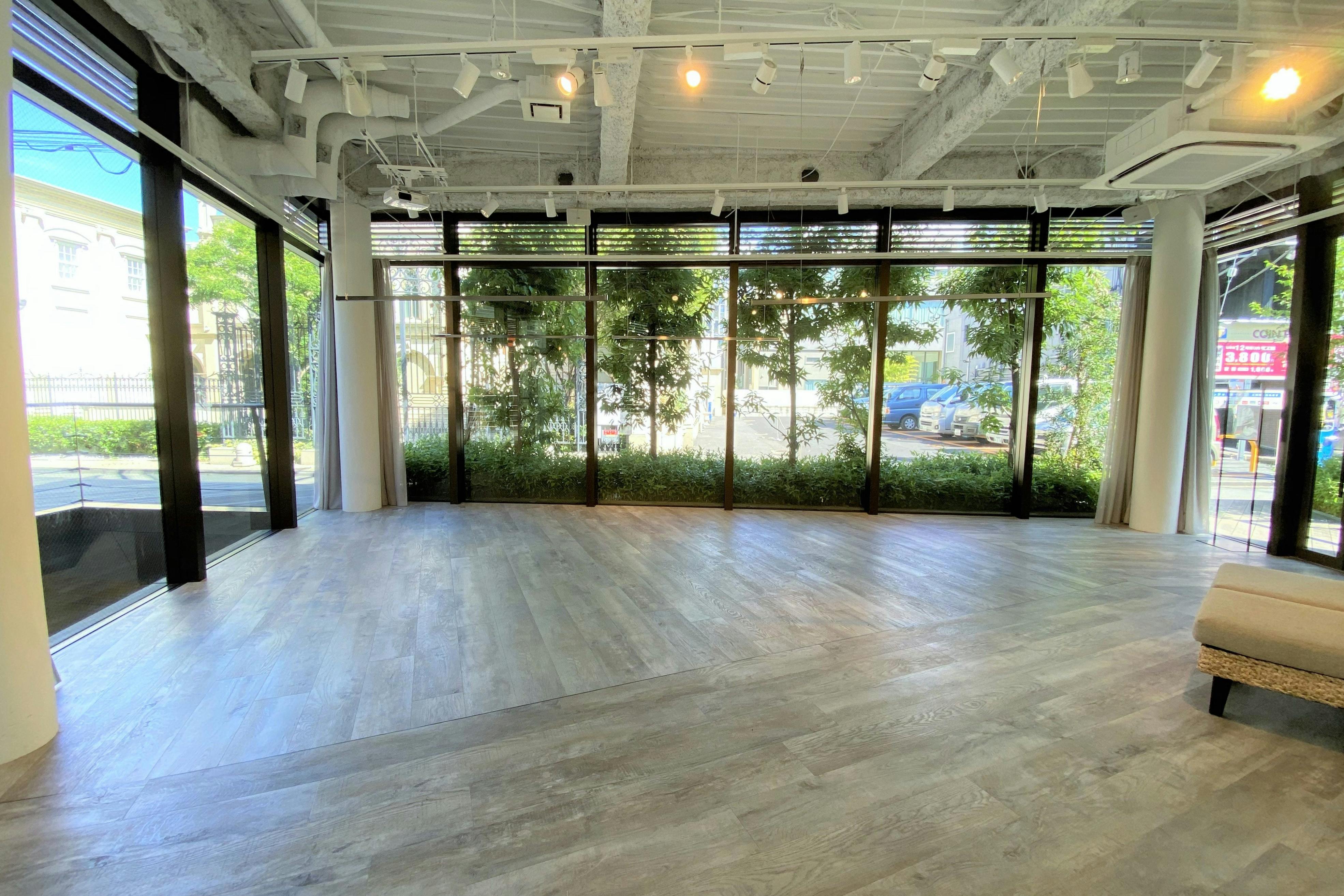 【表参道駅3分】自然光溢れるシンプルでハイセンスな空間で、ポップアップ、コスメ、ギャラリー、パーティー、展示会最適