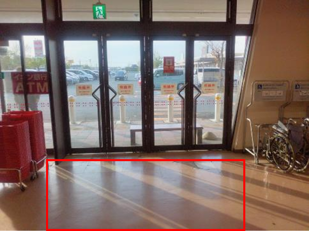 【マックスバリュ天王店】風除室 販促プロモーションや物販に最適なスーパー店内催事イベントスペース
