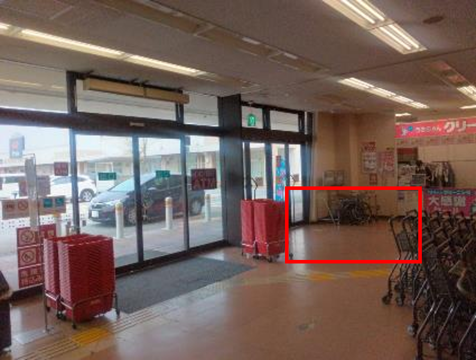 【マックスバリュ天王店】風除室 販促プロモーションや物販に最適なスーパー店内催事イベントスペース