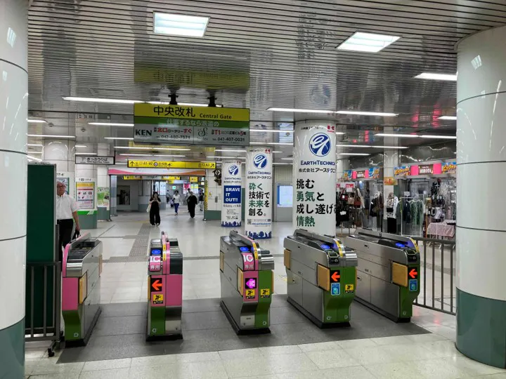 【東葉勝田台駅】プロモーションや食物販に最適な人流の多い改札前スペース