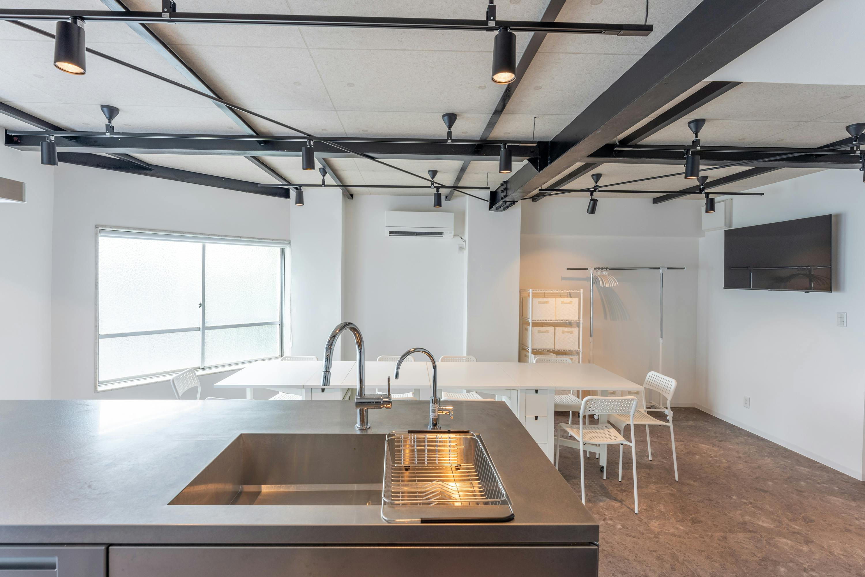 【鶴見市場駅8分】調理器具も充実した清潔感溢れるレンタルキッチン