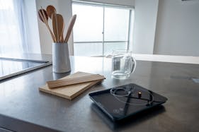 【鶴見市場駅8分】調理器具も充実した清潔感溢れるレンタルキッチン