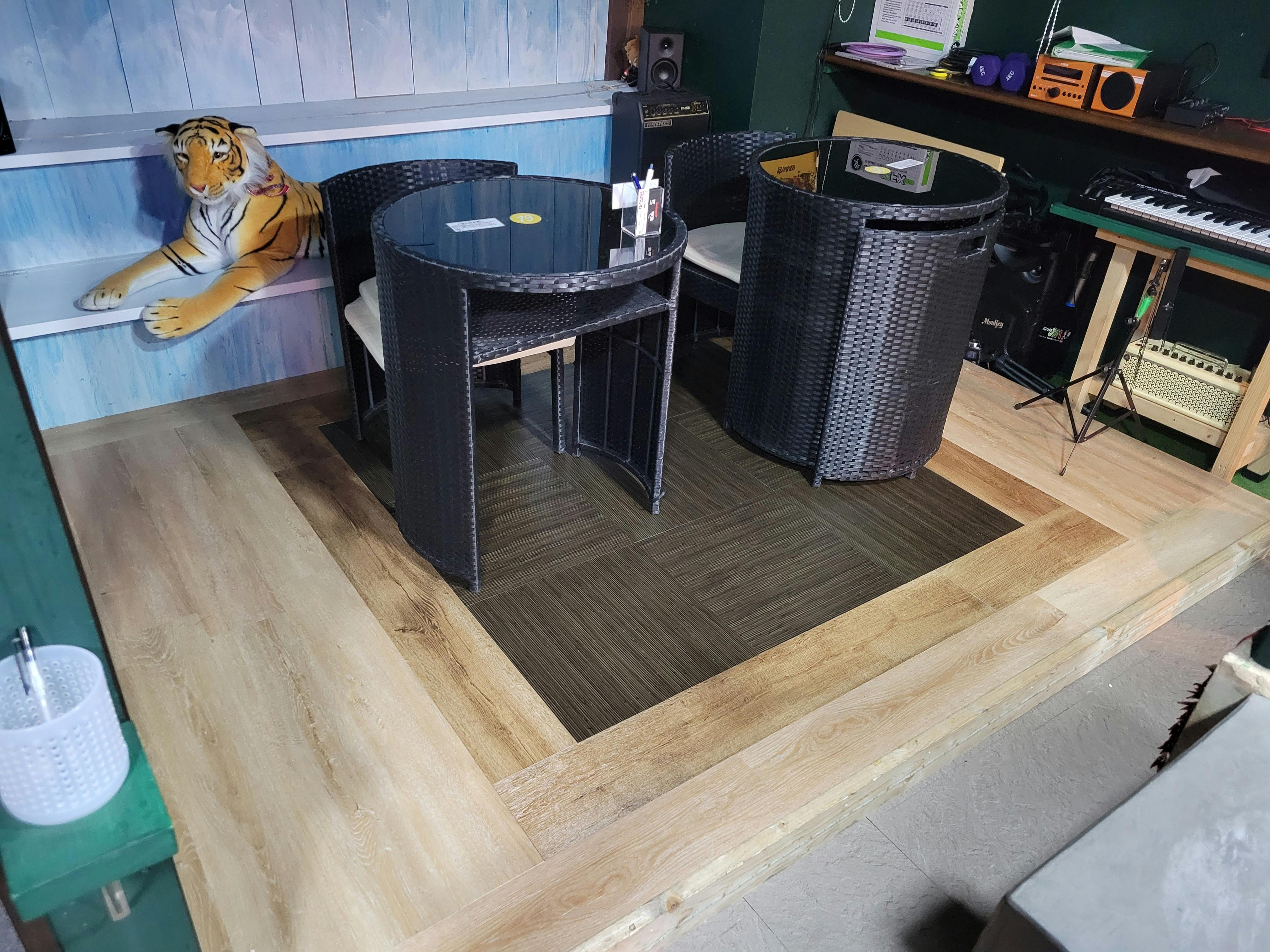 テーブル、ステージスペース
